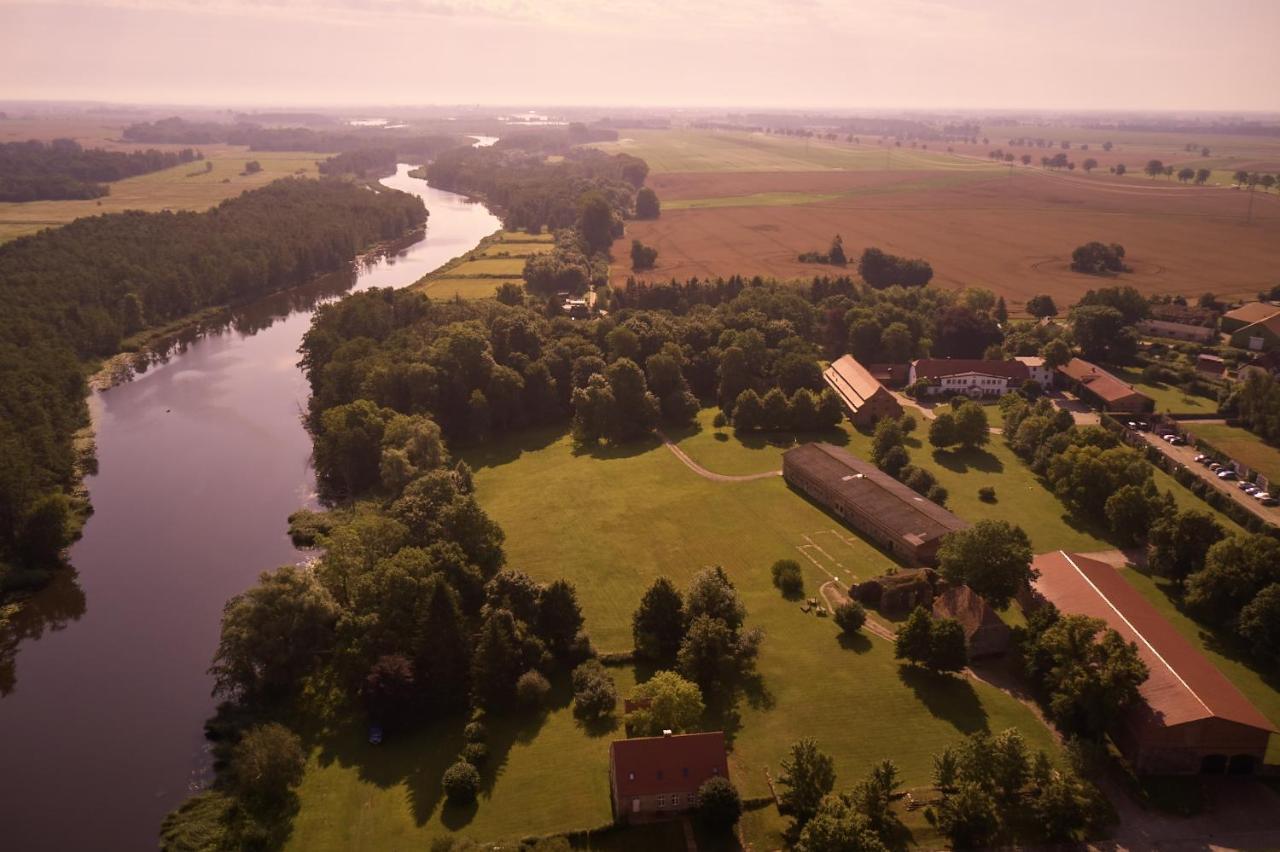 Relais & Chateaux Gutshaus Stolpe Hotel Stolpe an der Peene Exterior photo