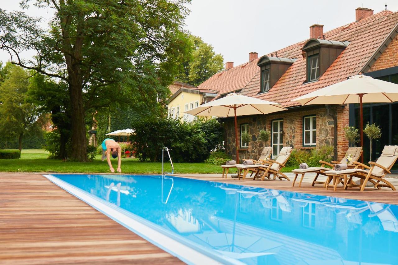 Relais & Chateaux Gutshaus Stolpe Hotel Stolpe an der Peene Exterior photo